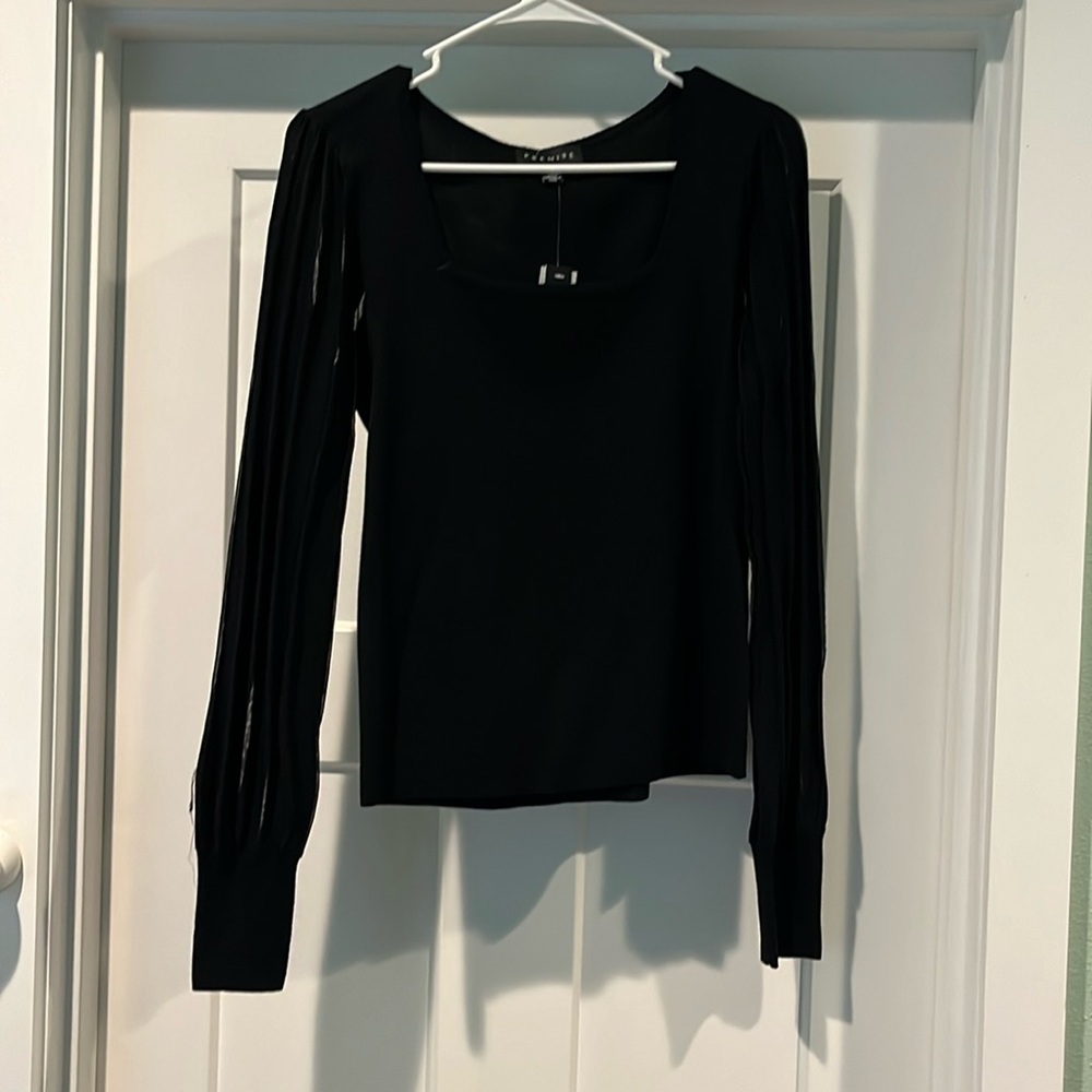 NWT medium women’s Premise sweater